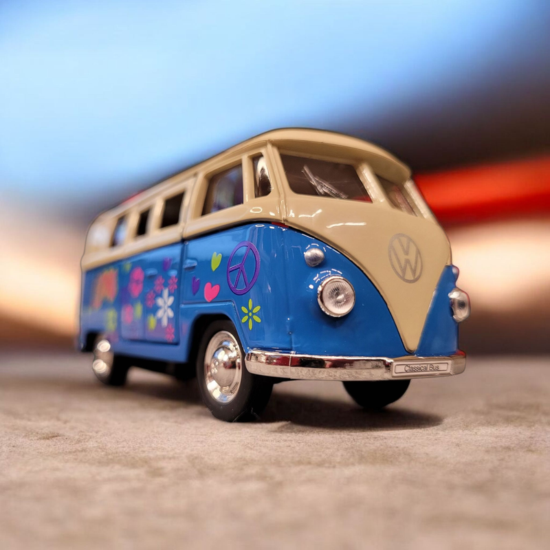 SEE11631 Welly VW Bulli Bus T1 _Love_ 1