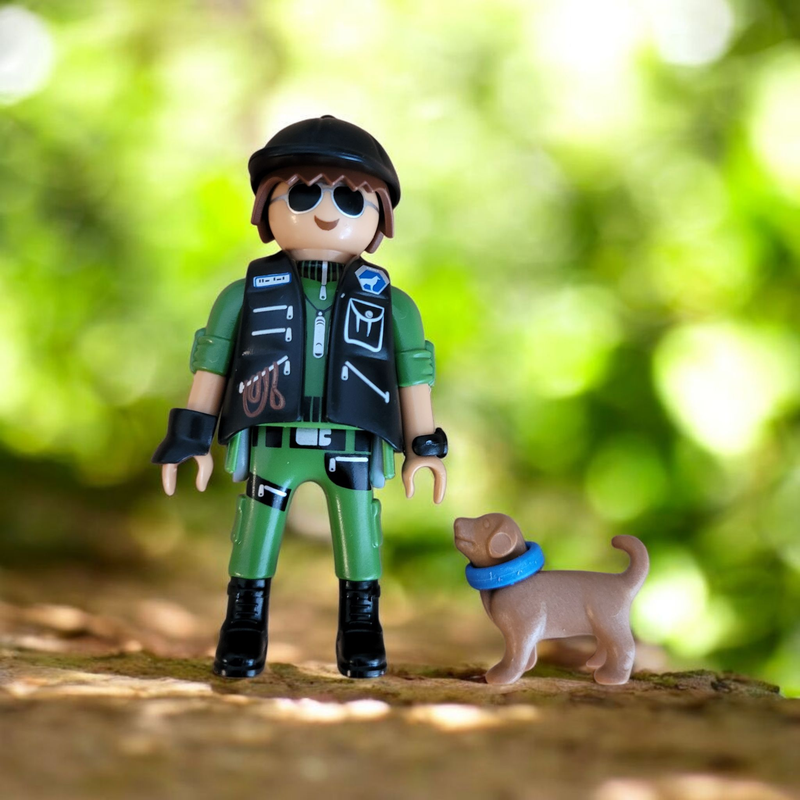SEE11537 Playmobil 70732 Sammelfiguren Serie 21 Polizei Hundefhrer 1.png